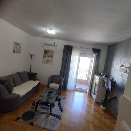 Rent A Conform Apartment Podgorica Luaran gambar