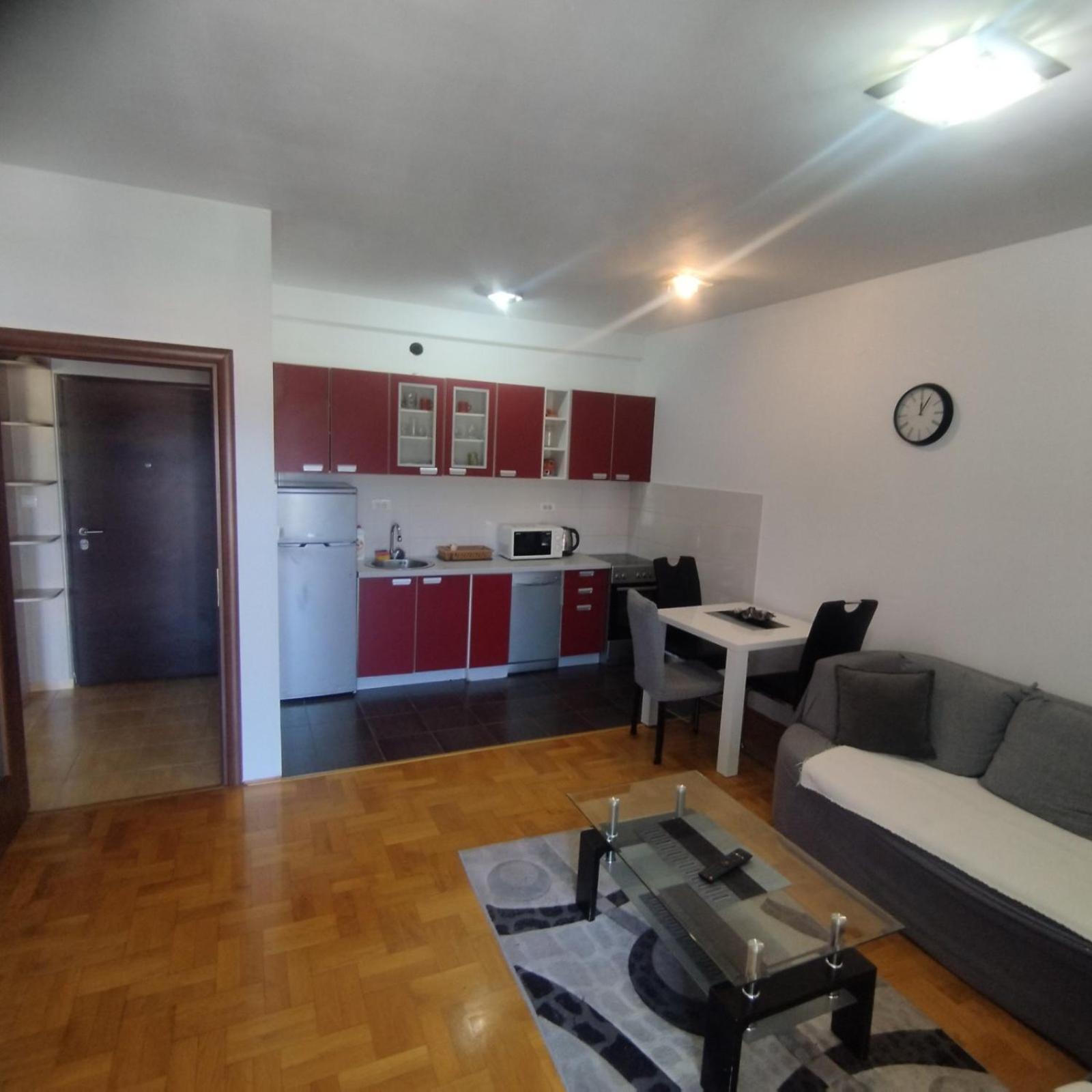 Rent A Conform Apartment Podgorica Luaran gambar