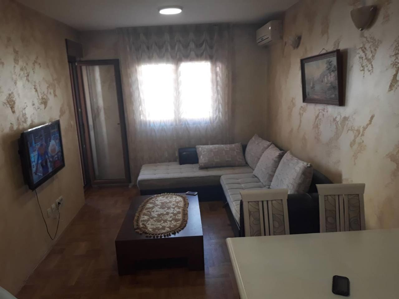 Rent A Conform Apartment Podgorica Luaran gambar